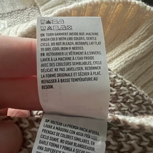 NWT American Eagle Woman’s Cream Brown Cropped Bandana Print Cardigan- Size L - Picture 11 of 12